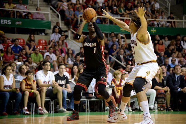 不仅通过赠 不仅通过赠